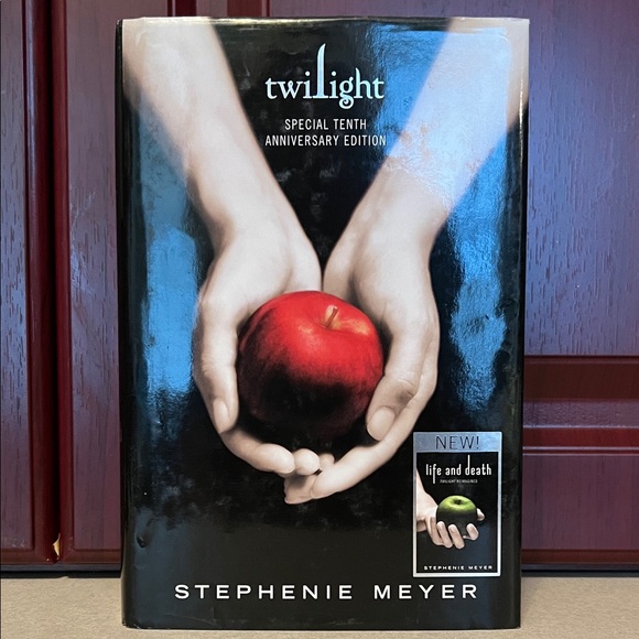 Twilight Special Tenth Anniversary Edition Book - Picture 2 of 6
